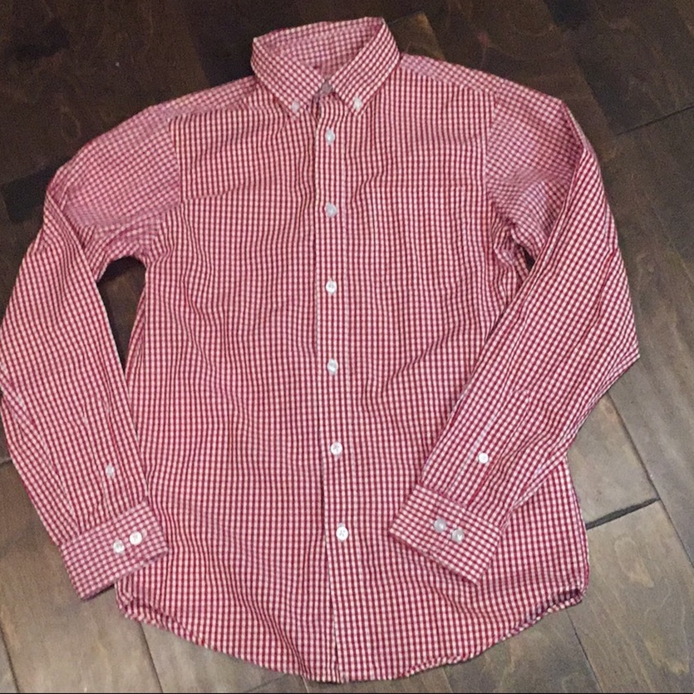 Vineyard vines  Boys Red button